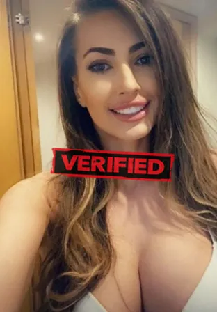 Vivian sex Prostitute KfarHabad